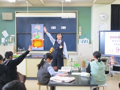 �����̗l�q